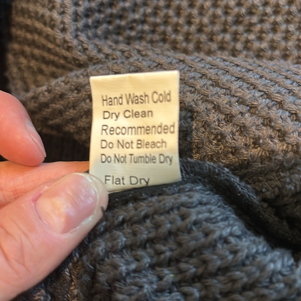 Piko Sweater - Picture 6 of 9